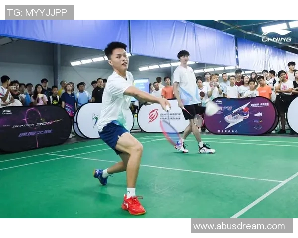 羽毛球世界冠军亲授课引爆校园体育节 羽毛球世界冠军亲授课引爆校园体育节