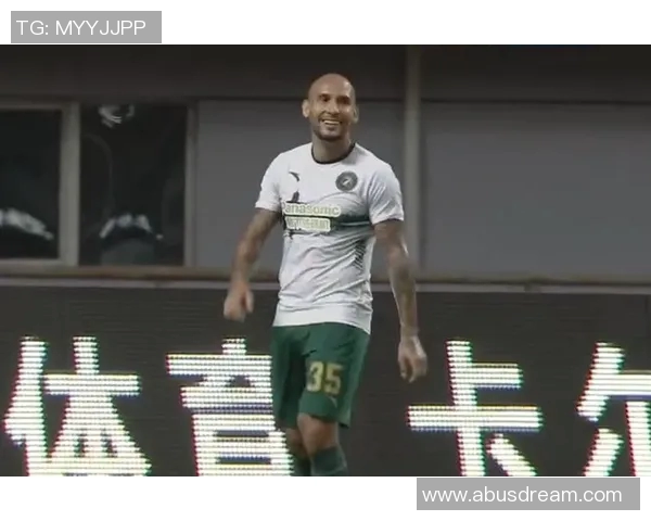 梅西昔日王者风范逐渐褪色 未来该如何选择与突破